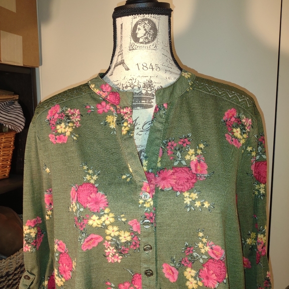 "no boundaries" XL (15/17) top (t-shirt blouse), Bayleaf green, floral - Picture 3 of 7